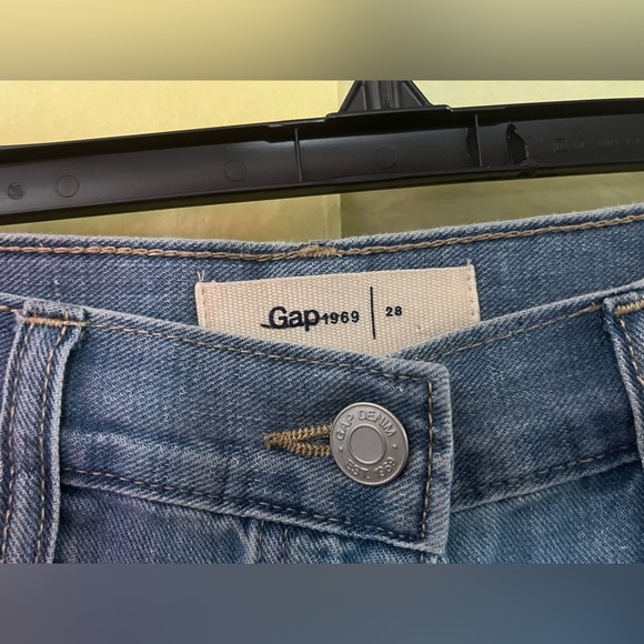 Gap 1969  midi skirt  light blue  size 28 with back slit - Picture 4 of 6